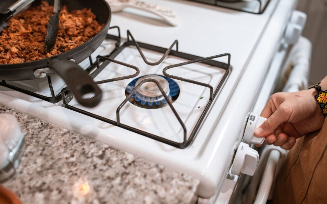 Induction Stove vs. Gas Stove: Weighing the Pros and Cons of Two Popular Cooking Options